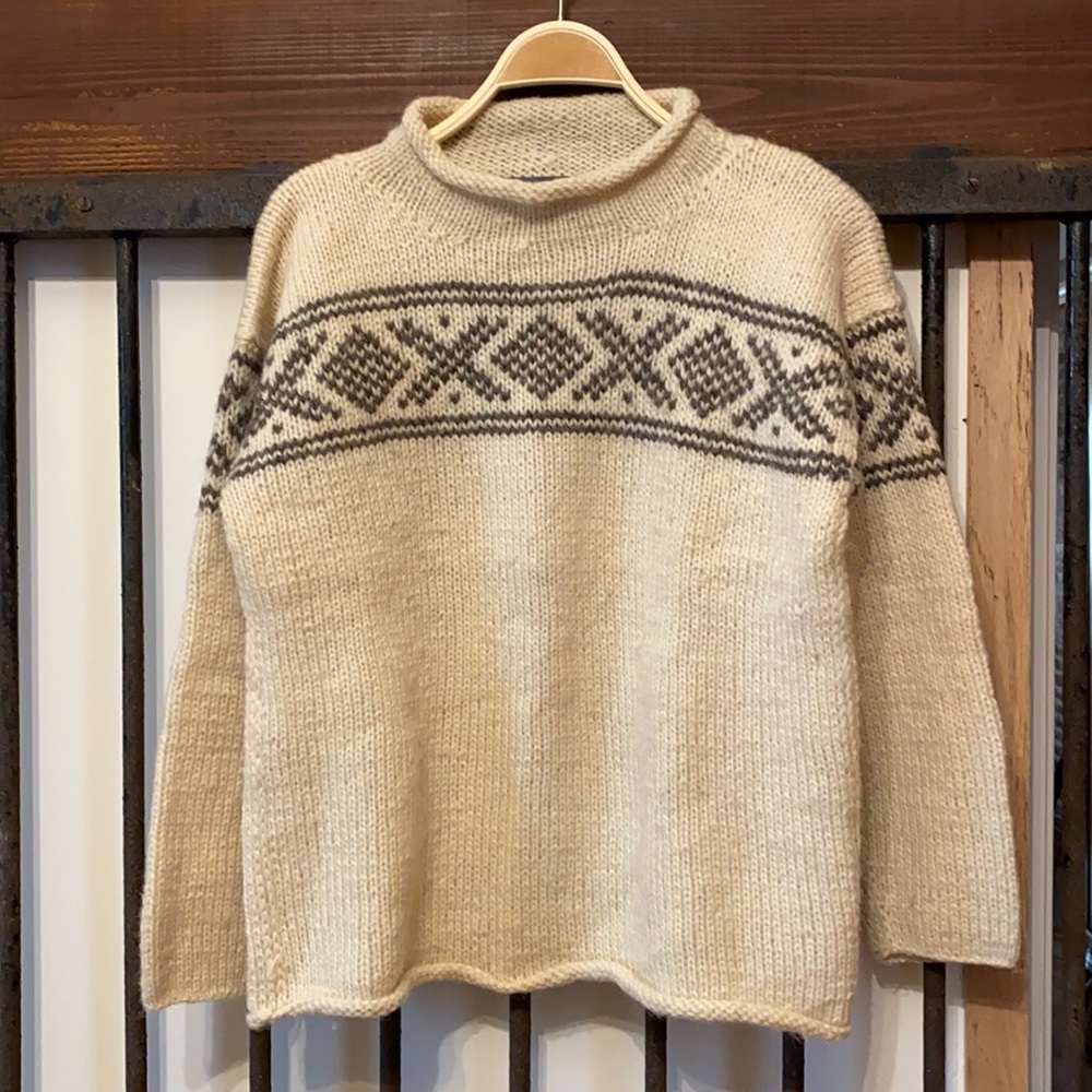 Wool Sweater Hand knit in Nepal